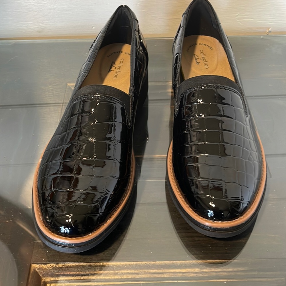 NIB Clarks Sharon Dolly Black Croc Wedge Loafer